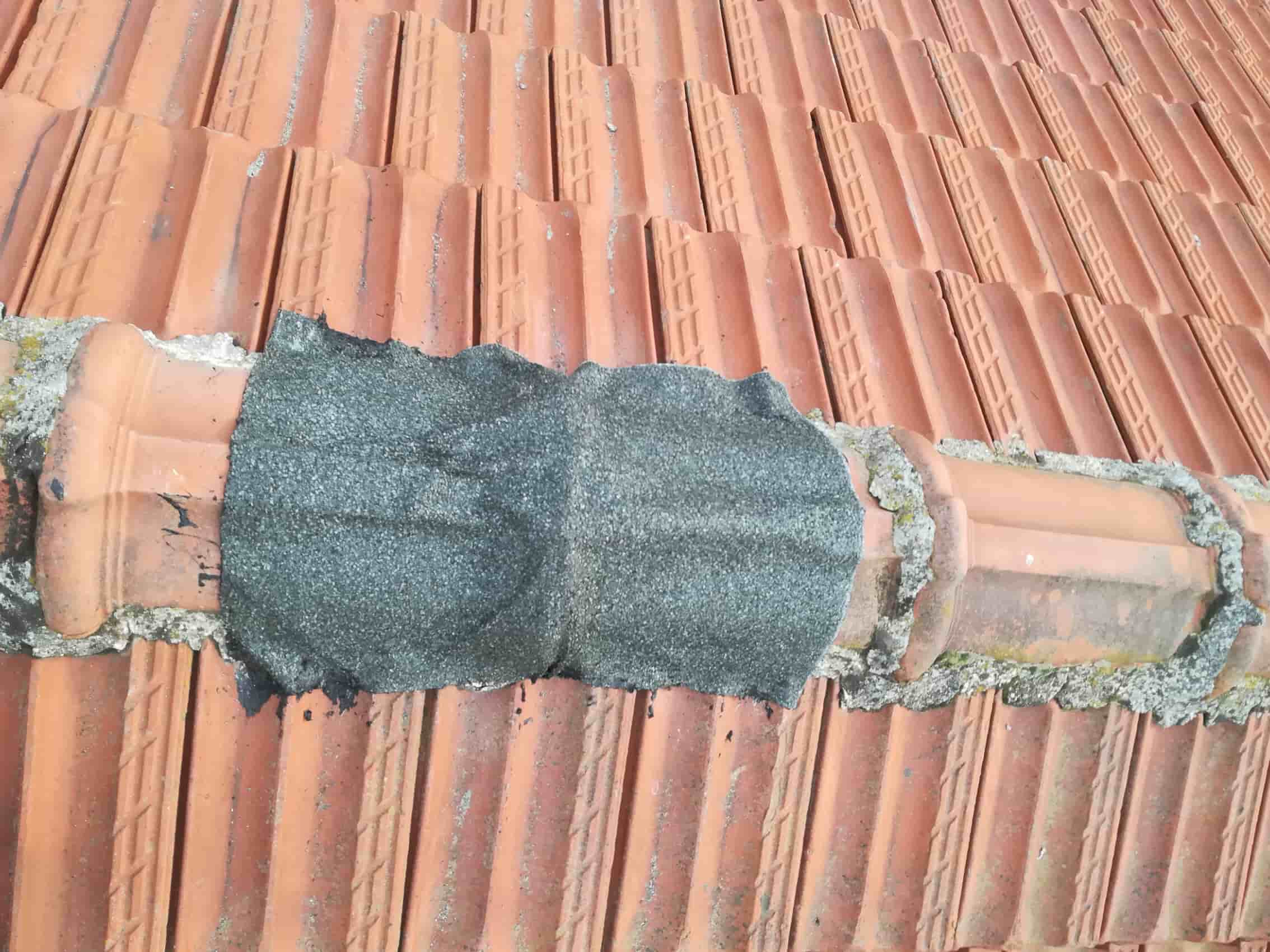 Roof needing repairs to stop water leaks